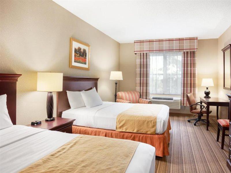 Country Inn & Suites By Radisson, Ithaca, Ny Buitenkant foto