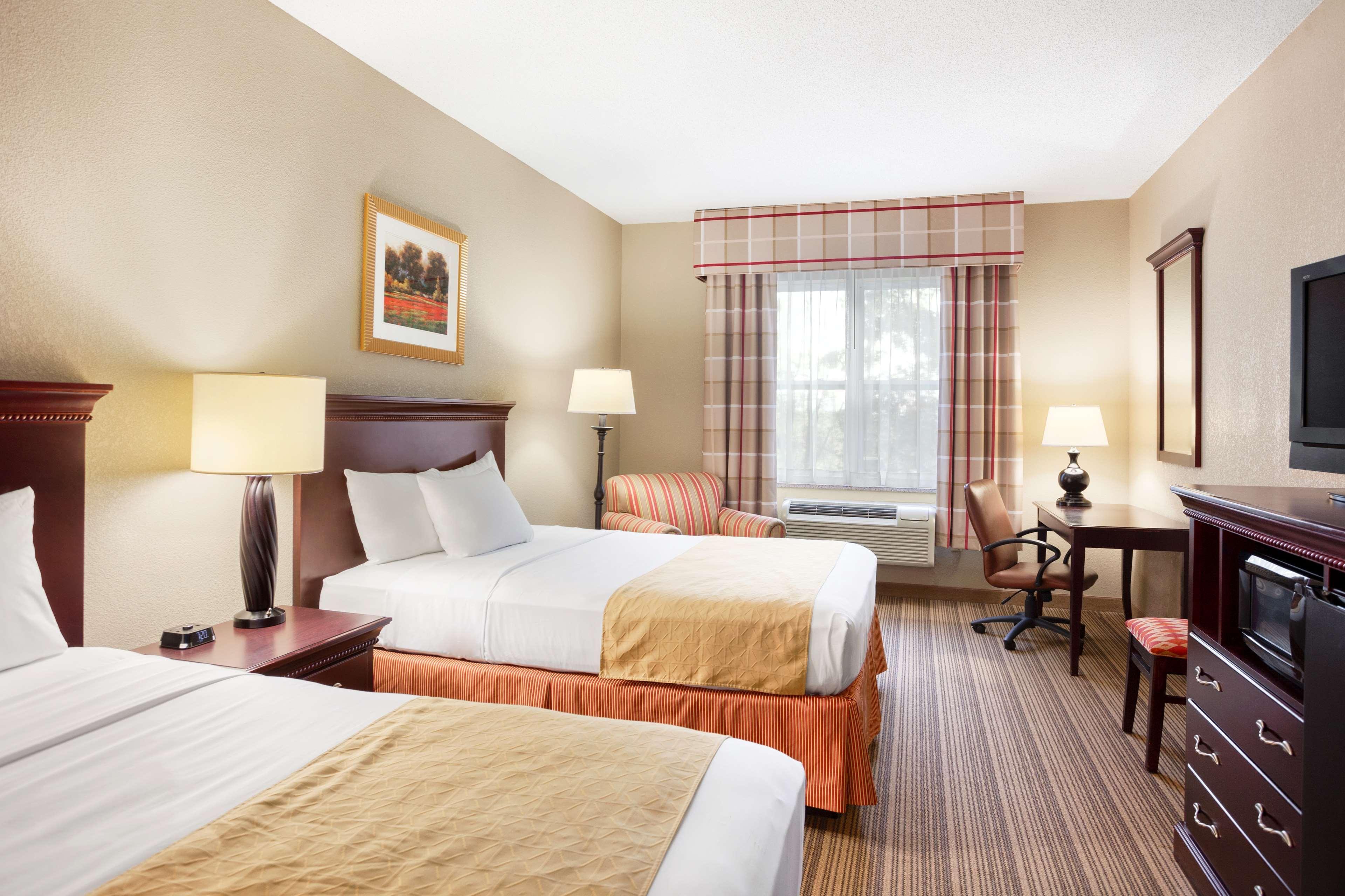 Country Inn & Suites By Radisson, Ithaca, Ny Buitenkant foto