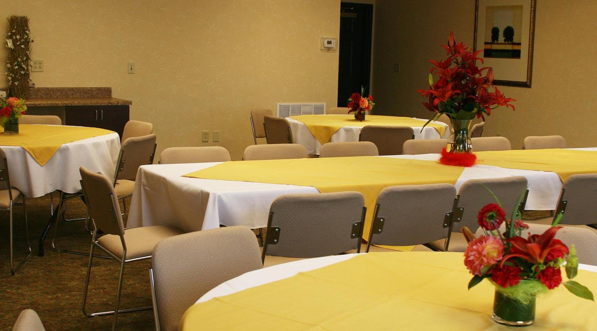 Country Inn & Suites By Radisson, Ithaca, Ny Buitenkant foto